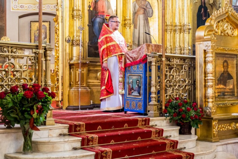 „Przyjdźcie, wierni, pokłońmy się Życiodajnemu drzewu…”