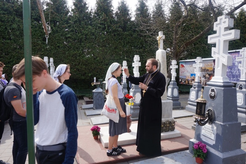 Pielgrzymka hajnowskich uczniów do Poczajowa