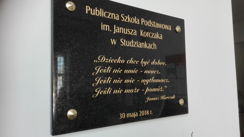 Poświęcenie sztandaru szkoły w Studziankach
