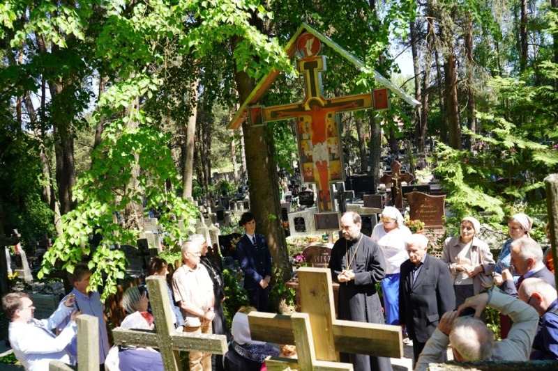 Poświęcenie krzyża ku czci śp. abpa Jeremiasza