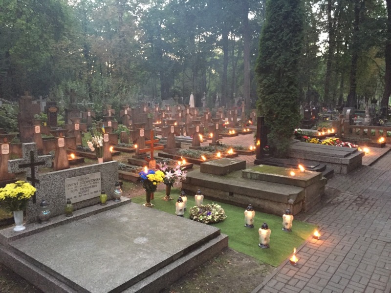 Upamiętnienie ukraińskich żołnierzy na prawosławnym cmentarzu na Woli