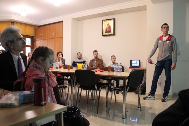 Patryk Dobek na spotkaniu z młodzieżą we Wrocławiu