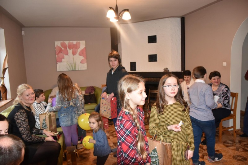 Parafialne spotkanie przy choince w Stargardzie 