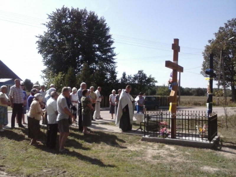 Poświęcenie krzyża wotywnego w Tymiance