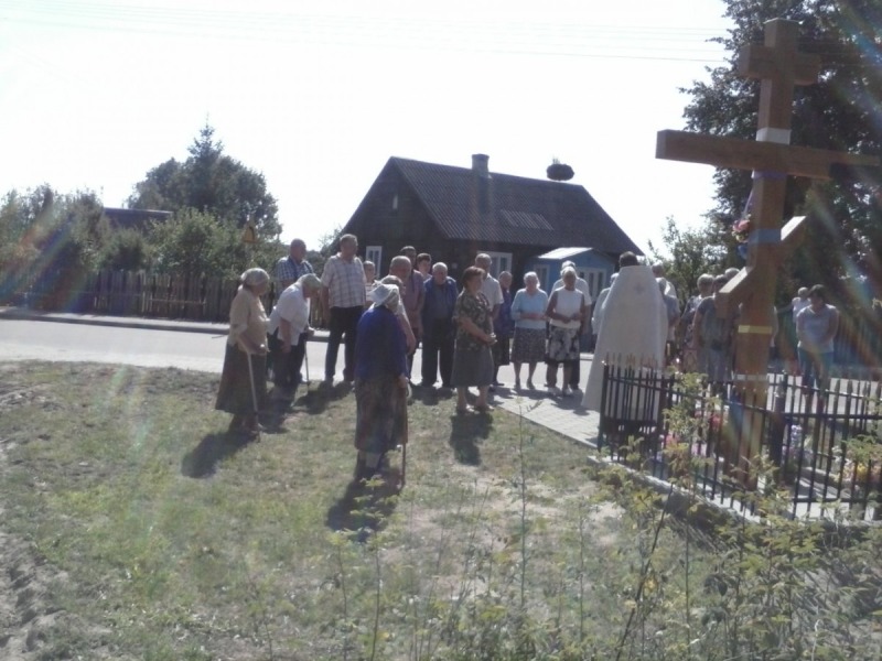 Poświęcenie krzyża wotywnego w Tymiance