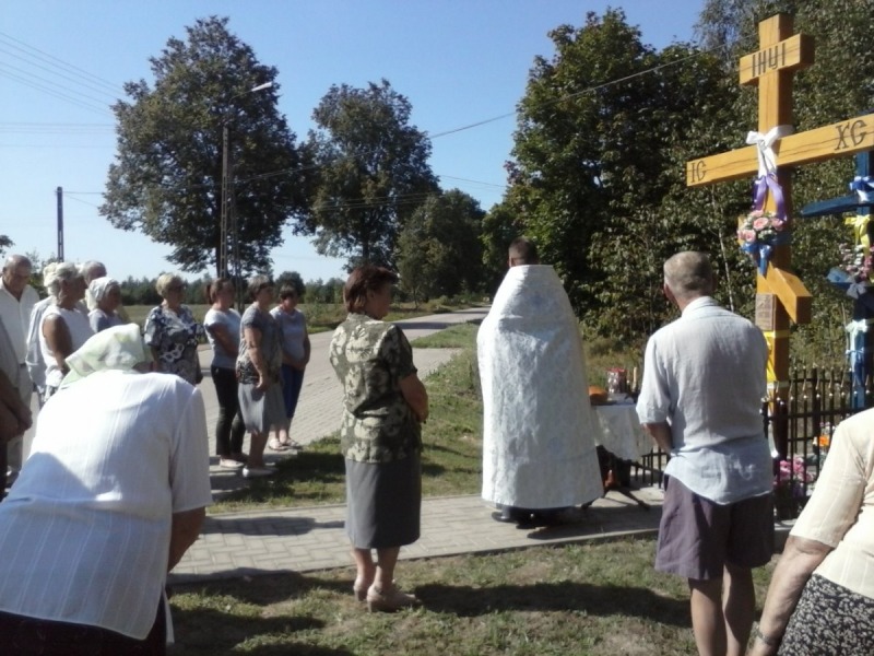 Poświęcenie krzyża wotywnego w Tymiance