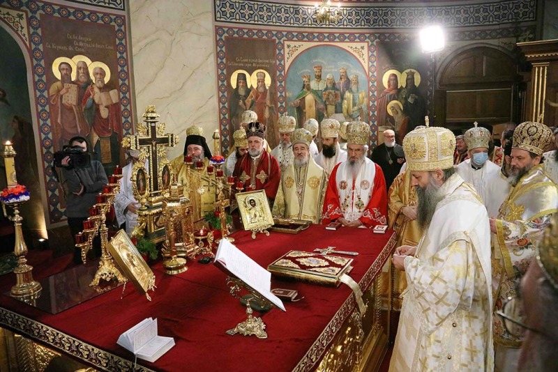 Intronizacja nowego serbskiego patriarchy Porfiriusza