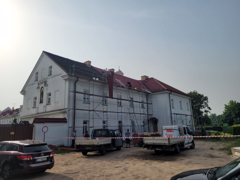 Supraśl: rozpoczęły się prace nad remontem dachu