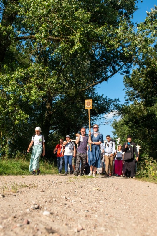 Pielgrzymi w drodze na świętą Górę Grabarkę