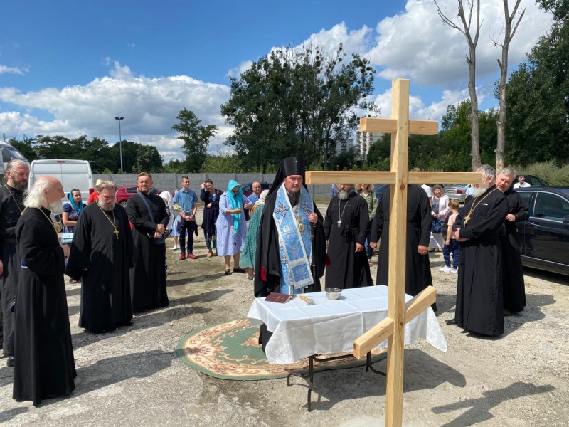 Uroczystości oświęcenia krzyża i placu pod budowę Cerkwi w Opolu