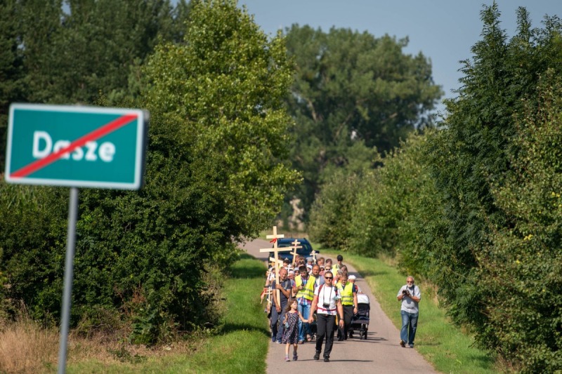 Pielgrzymi w drodze na świętą Górę Grabarkę