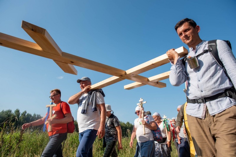 Pielgrzymi w drodze na świętą Górę Grabarkę