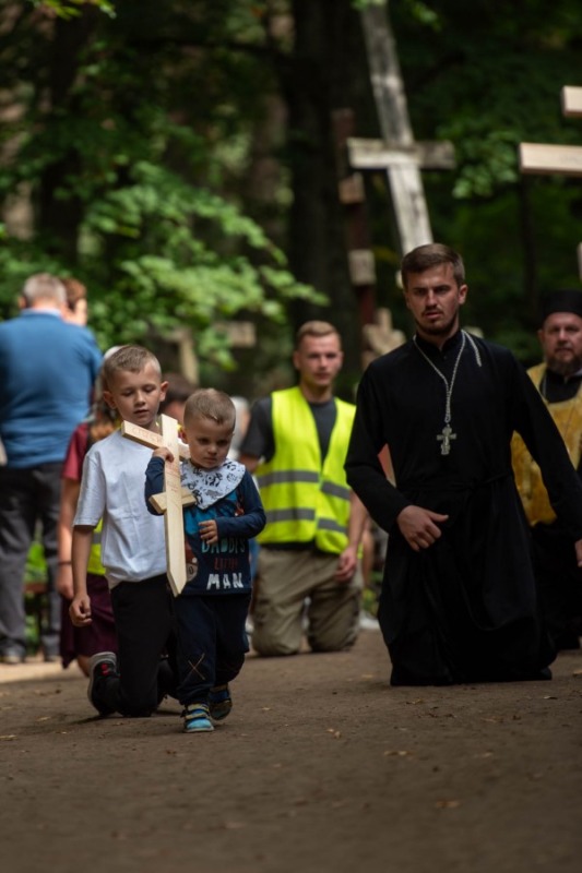 Pielgrzymi w drodze na świętą Górę Grabarkę