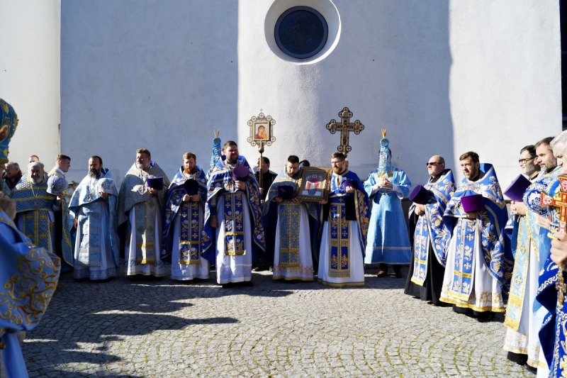 Opieki Matki Bożej i 25-lecie Parafii św. Jerzego w Białymstoku 