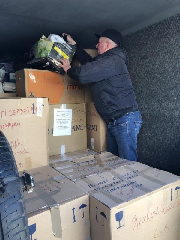 Pomoc uchodźcom z Ukrainy. Transport z darami na Ukrainę.