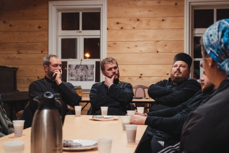 Modlitewne spotkanie studentów w jabłeczyńskim monasterze
