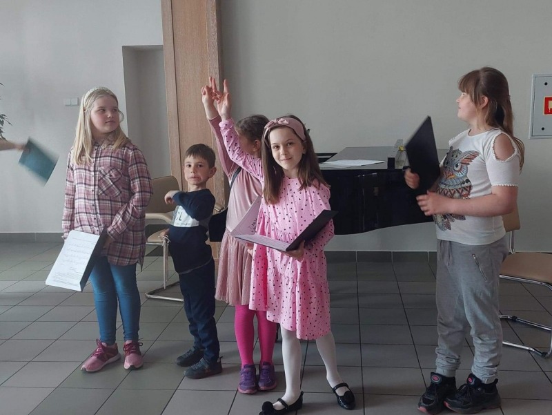 O projekcie "Z muzyką przez pokolenia"