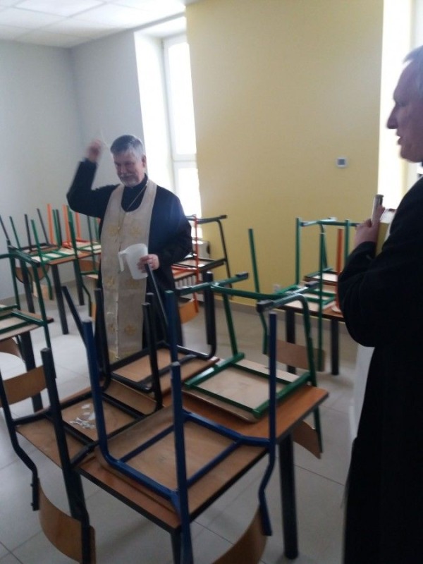 Poświęcenie szkoły w Studziankach