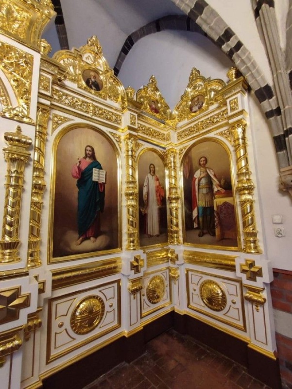 Prace konserwatorskie przy zabytkowym ikonostasie we wrocławskiej katedrze