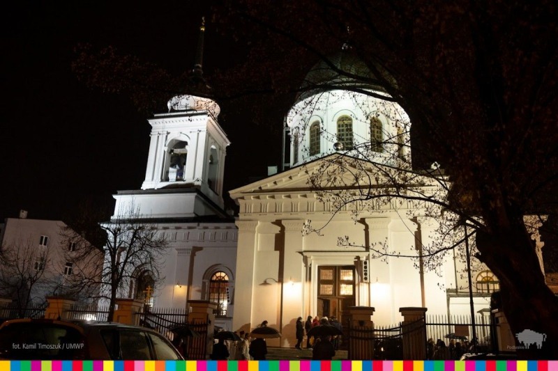 Święty Ogień z Jerozolimy dotarł do stolicy Podlaskiego
