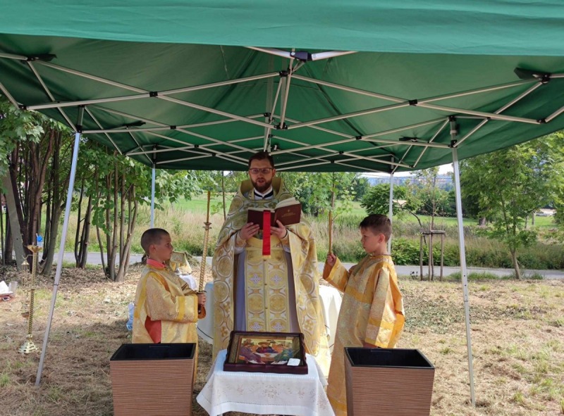 Pierwsza Liturgia Święta na działce parafii w Bielsku-Białej