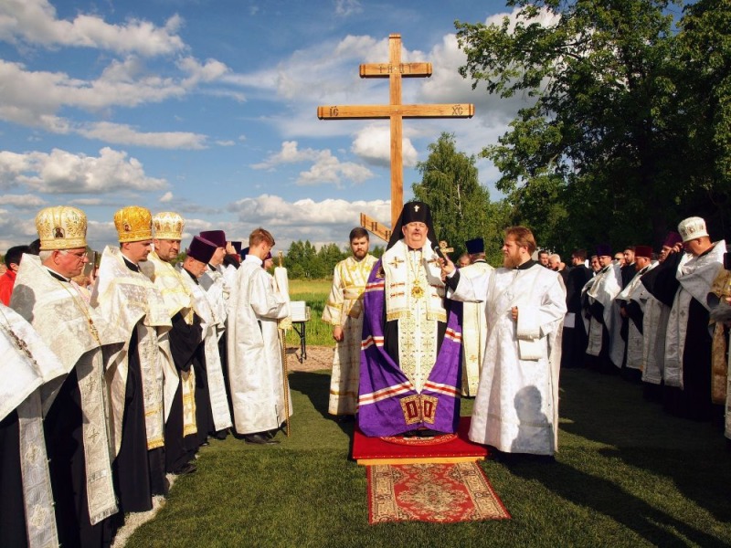 Poświęcenie jubileuszowego krzyża w Jabłecznej