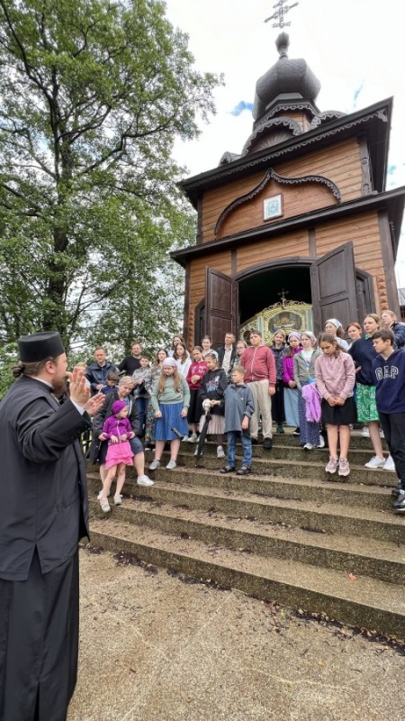 Pielgrzymka Chóru Dziecięcego Katedry św. Marii Magdaleny do Jabłecznej