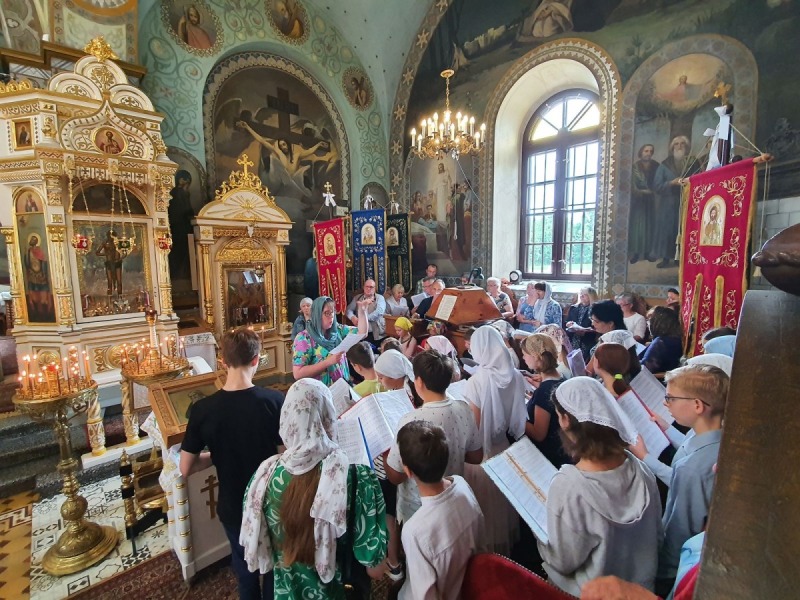 Pielgrzymka Chóru Dziecięcego Katedry św. Marii Magdaleny do Jabłecznej