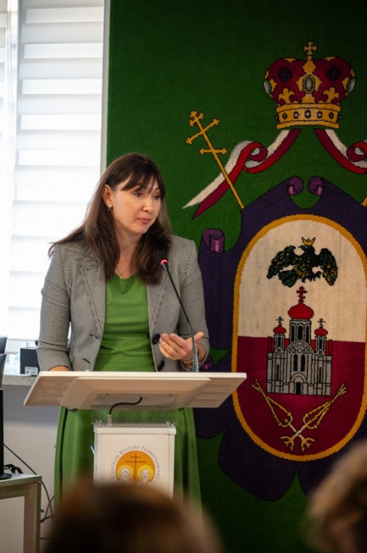 Konferencja o kobiecie w historii 100-lecia autokefalii