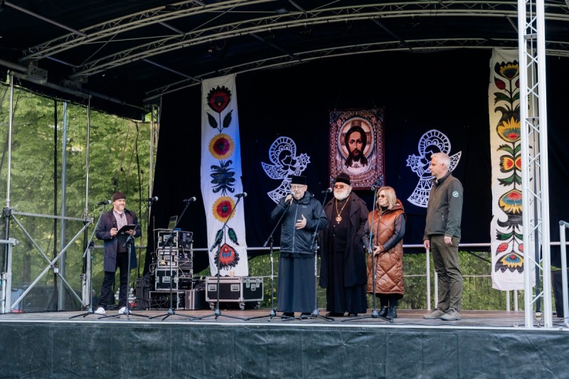 Magiczny wieczór w Puszczy Białowieskiej – Uczta Folklorystyczna w Topile