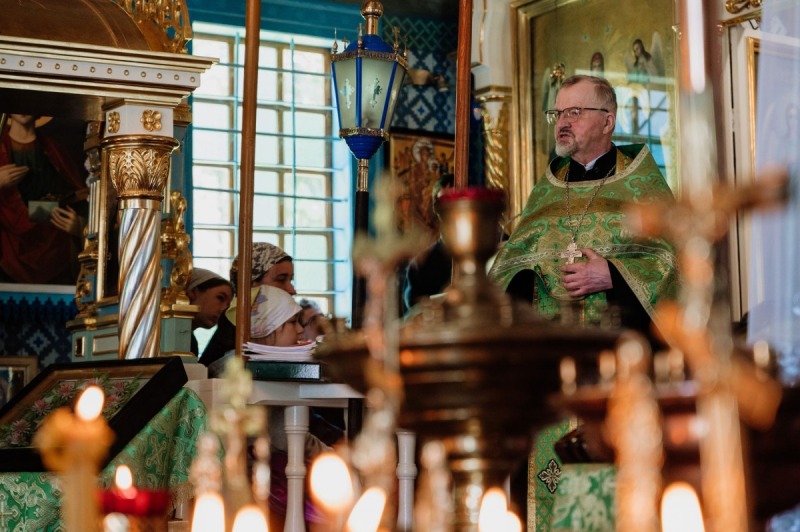 Piesza pielgrzymka do monasteru w Jabłecznej