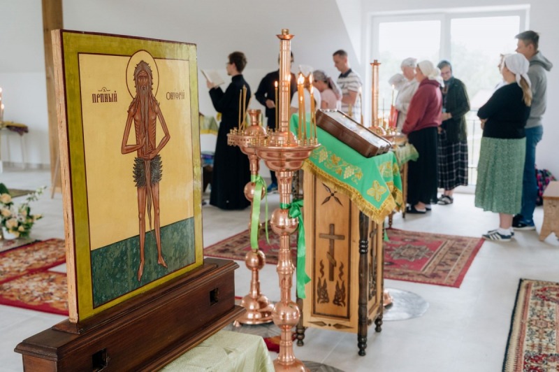 Piesza pielgrzymka do monasteru w Jabłecznej