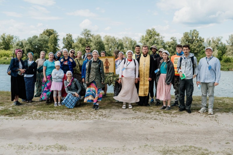 Piesza pielgrzymka do monasteru w Jabłecznej