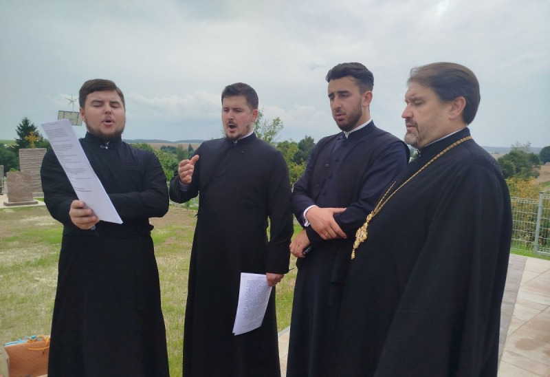 Panichida na cmentarzu w Typinie k. Tomaszowa Lubelskiego