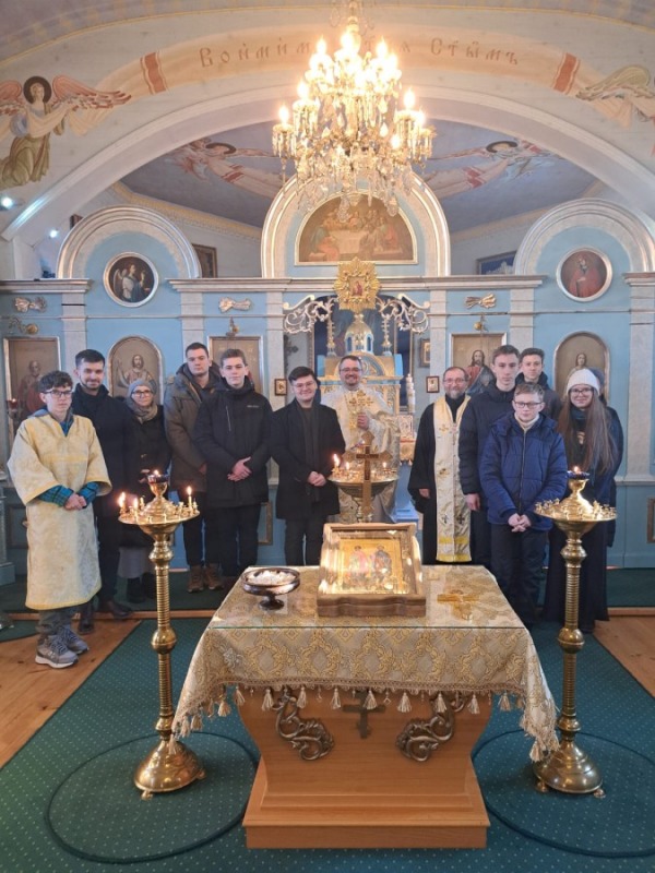  Bożonarodzeniowe gowienija młodzieży w Bartnem