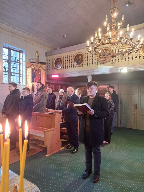  Bożonarodzeniowe gowienija młodzieży w Bartnem