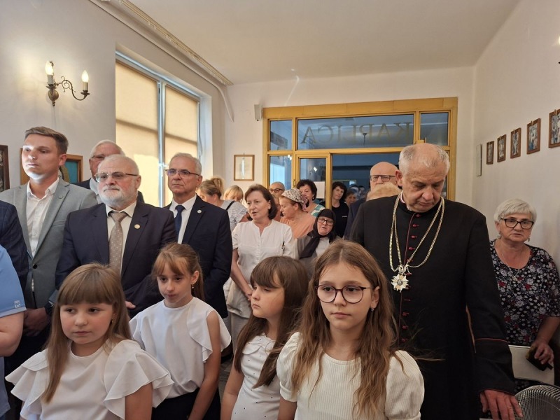 Ofiarowanie ikony św. Pantelejmona dla kaplicy szpitala w Hajnówce