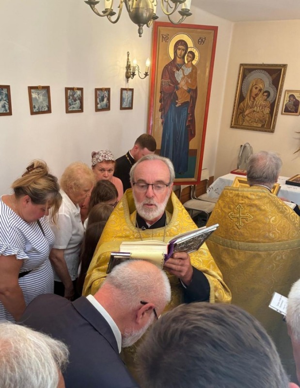 Ofiarowanie ikony św. Pantelejmona dla kaplicy szpitala w Hajnówce
