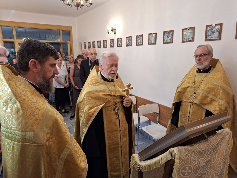 Ofiarowanie ikony św. Pantelejmona dla kaplicy szpitala w Hajnówce