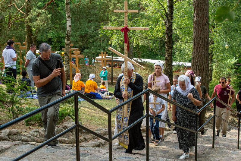 Pierwsze pielgrzymki dotarły na Świętą Górę Grabarkę