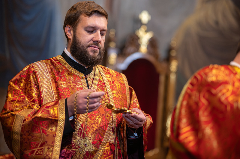 Obrzęd wyniesienia i podwyższenia św. Krzyża w stołecznej katedrze