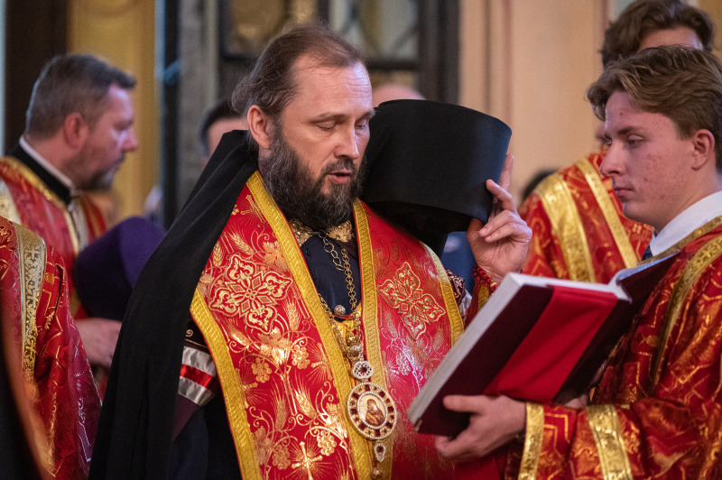 Obrzęd wyniesienia i podwyższenia św. Krzyża w stołecznej katedrze