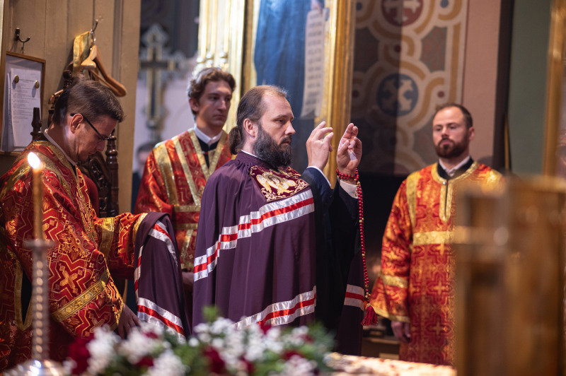 Obrzęd wyniesienia i podwyższenia św. Krzyża w stołecznej katedrze