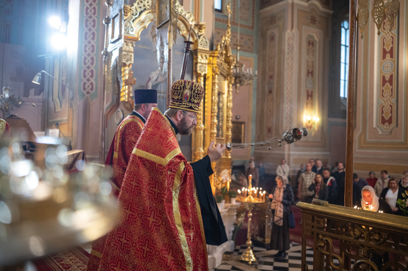 Obrzęd wyniesienia i podwyższenia św. Krzyża w stołecznej katedrze