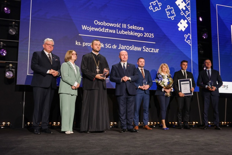 Ks. Jarosław Szczur wyróżniony za działalność kulturalną